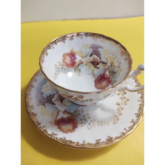 Vintage Aynsley Orchid Teacup and Saucer, Oban Shape with Flowers - Picture 12 of 15